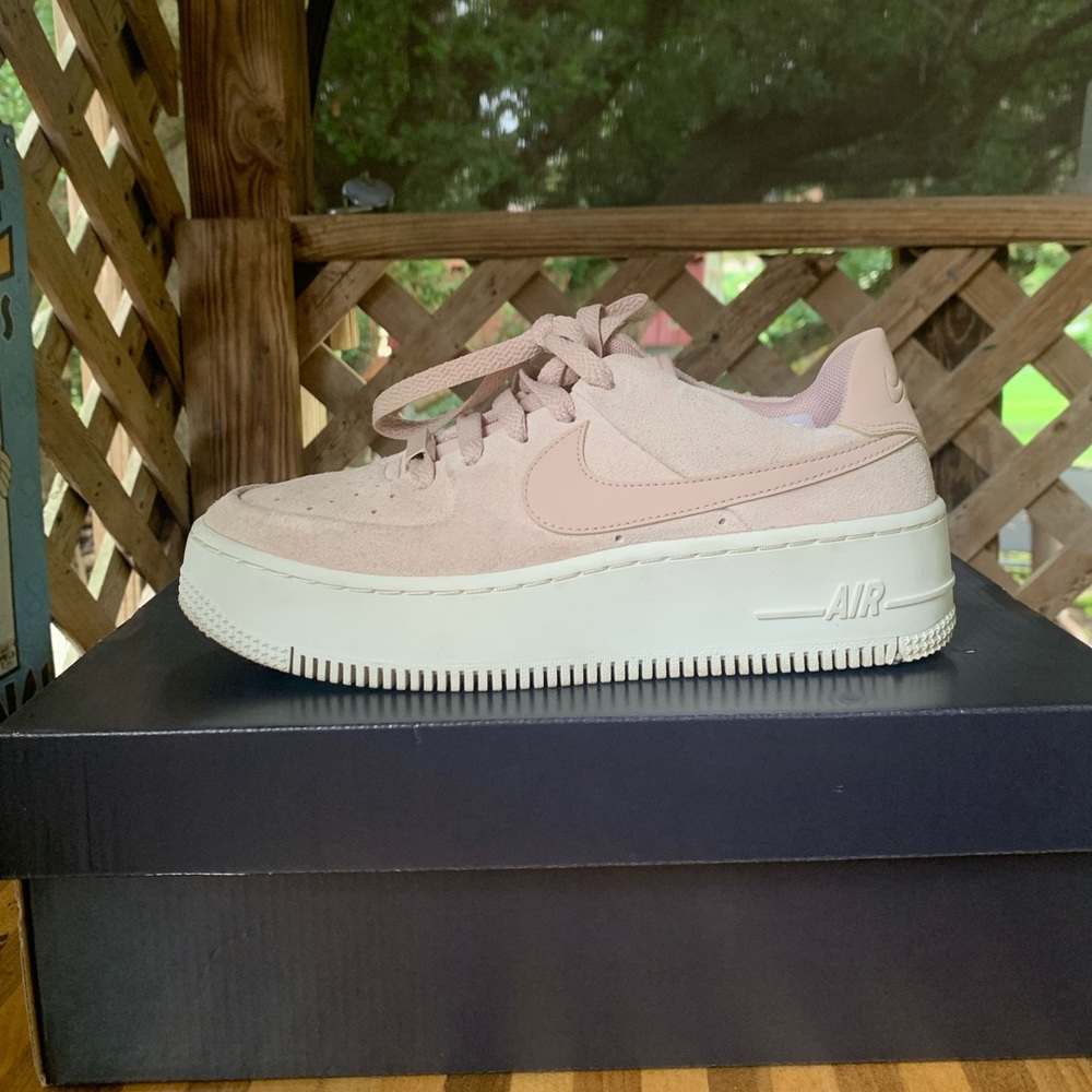 Nike Air Force 1 Sage Low